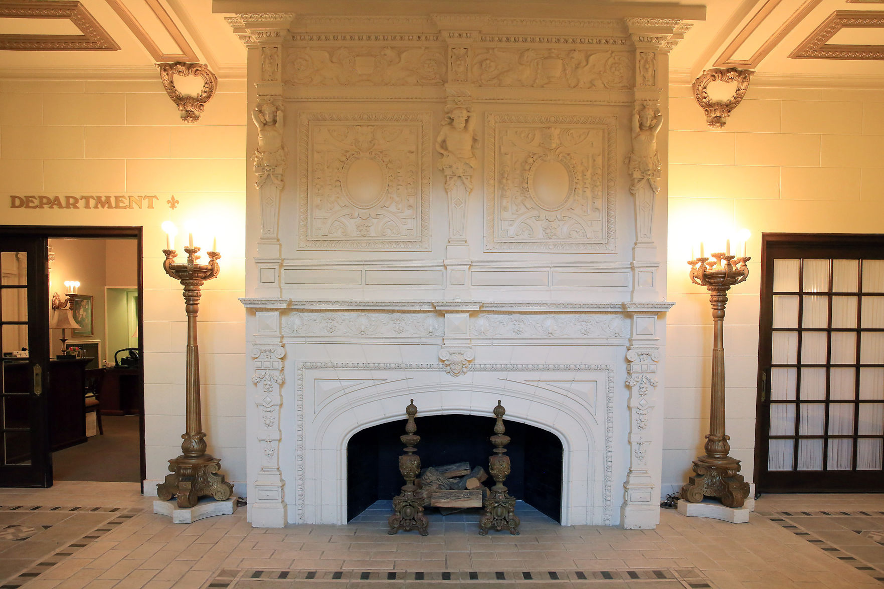 Velie Mansion-013